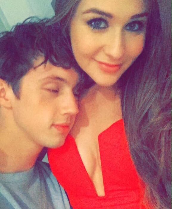 ytthreads's tweet image. best bffs?