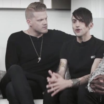 ytthreads's tweet image. best bffs?