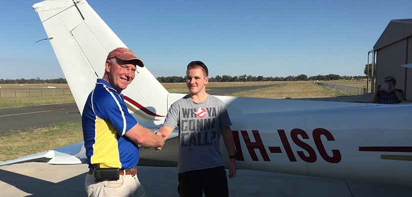 MeritAviation's tweet image. Chris goes solo on his 15th birthday - read more about their school holiday flying training.
meritaviation.com.au/canberra-air-l…