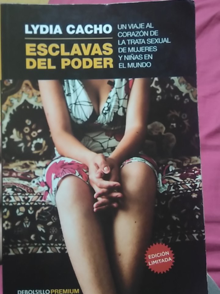 claumtz21's tweet photo. @QueLeer #MiPrimerLibroDel2016 https://t.co/EC991S1SJK