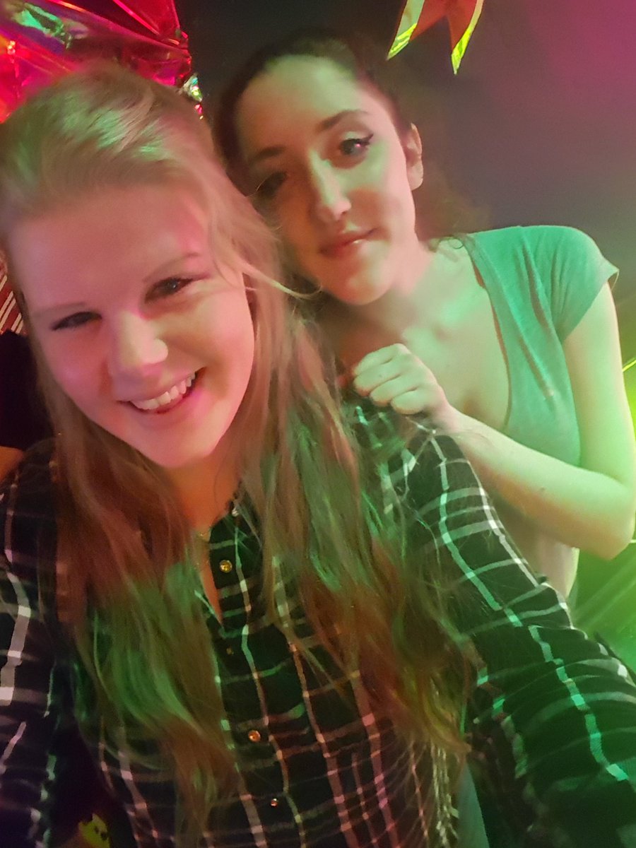 #spinning #at #club  #smokey  #amsterdam  #crazy    #night  #with  #mc  #maronhill #with  #my  #english #friends ✌