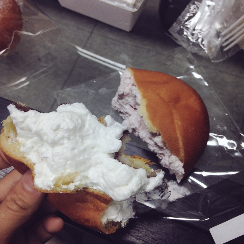 hyundyoi's tweet image. #푸하하크림빵 #FUHAHA 핵존맛!!