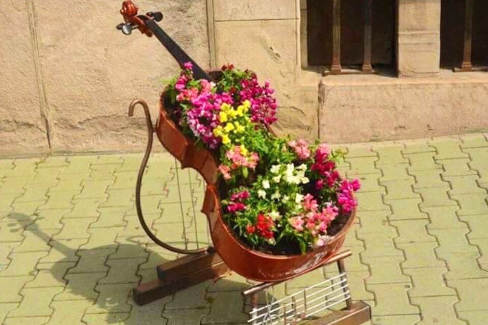 سُبحان الله٫والحمدالله٫ولا إله إلا الله والله اكبر٫ولا حول ولا قوة إلا بالله .