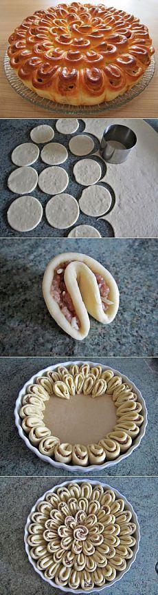 KreasiBogasari's tweet image. FansBoga, susunan roti yang tertata rapih ternyata bisa menjadi bentuk bunga yg indah ya. :) #BogaTutorial