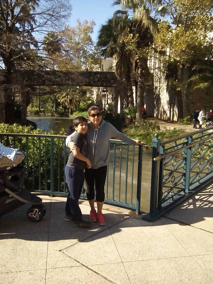 nic_chunga's tweet photo. Con mi mamá https://t.co/14b3TJMnfT