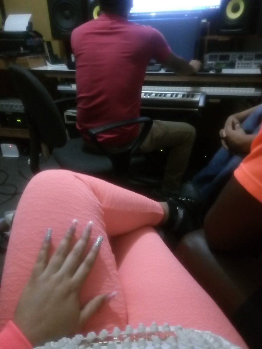 Grabando lo nuevo la reina de la salsa choke <a href="/Murillomarjose/">omar murillo</a>
