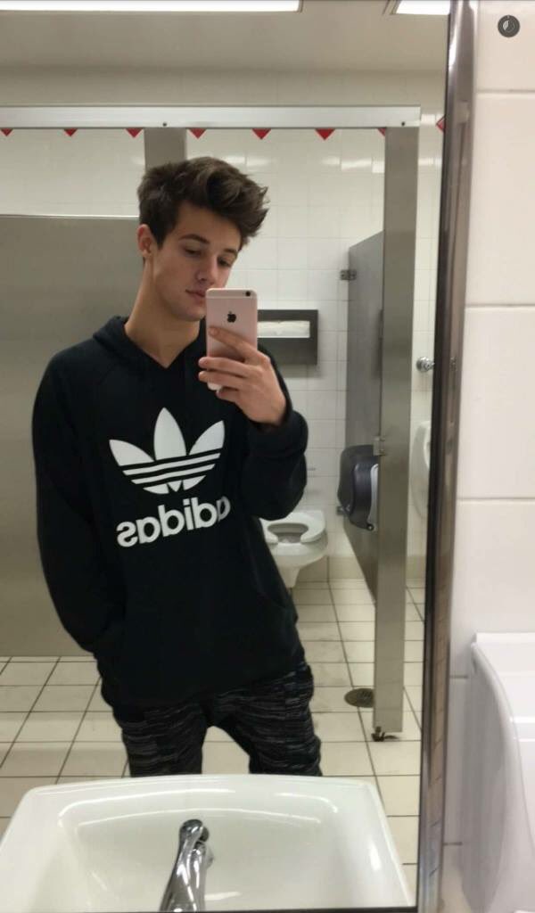 LolaRadic's tweet photo. @camerondallas why are you fucking perfect?😍👅💦 https://t.co/NA880kuFc7
