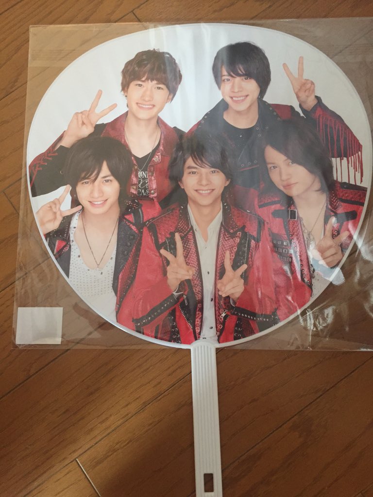 kenty_love_SZ's tweet photo. 代行して貰ったカウコンの団扇がついに届いた💓
本当にありがとうございます😂😂🙇 https://t.co/ts9b24jf0M