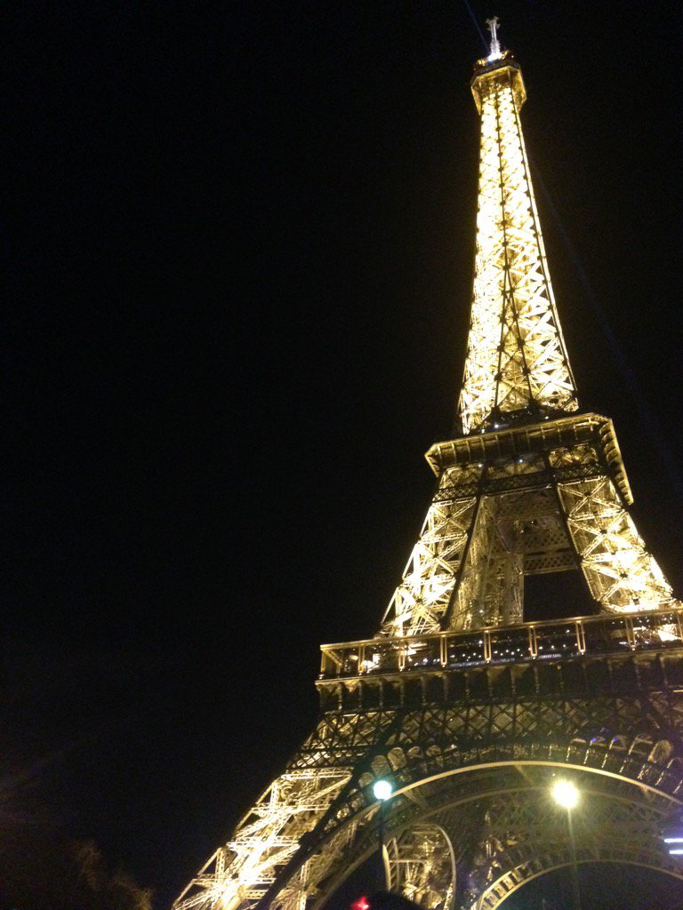 EmBall632's tweet photo. After a million miles of walking the ENTIRE city... What WORTH❤️😍🇫🇷🗼 https://t.co/2Cne5yWuDf