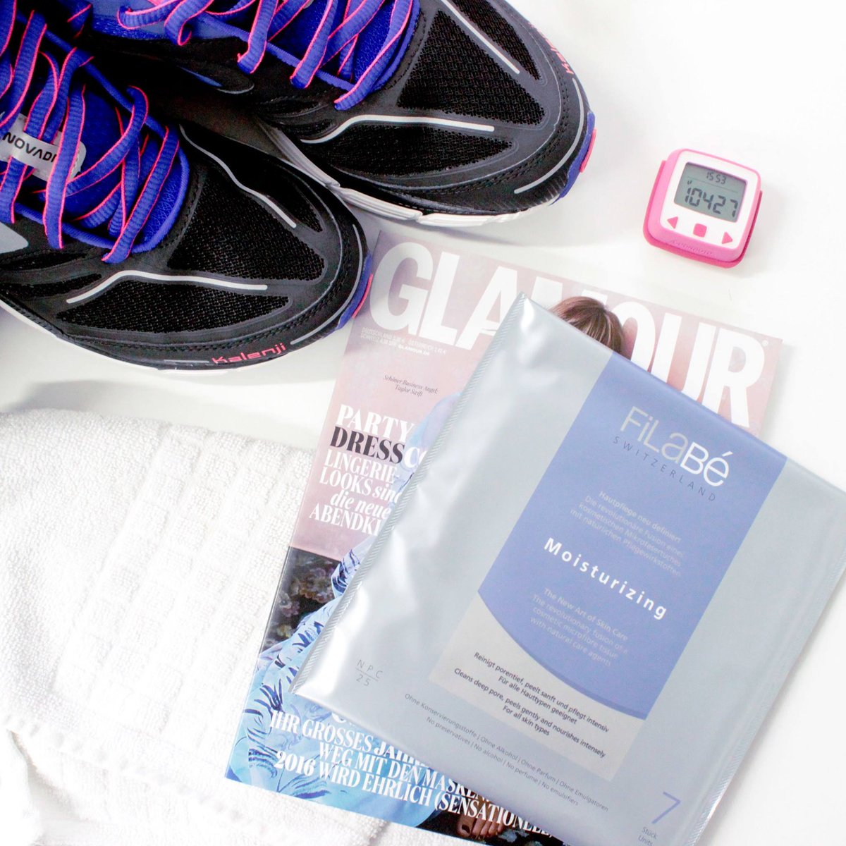 Filabe's tweet photo. #Filabe - die ideale Begleitung für die Sporttasche findet auch die @GLAMOUR_DE (S. 162) - Also auf zum Sport https://t.co/QmPQXqmUVh
