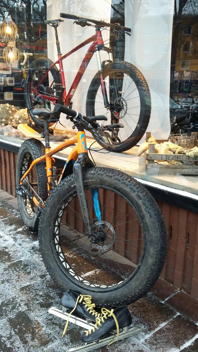 Wij zijn er ondanks deze ijzeldag. Fatbike en schaatsen wel gemakkelijk vandaag.