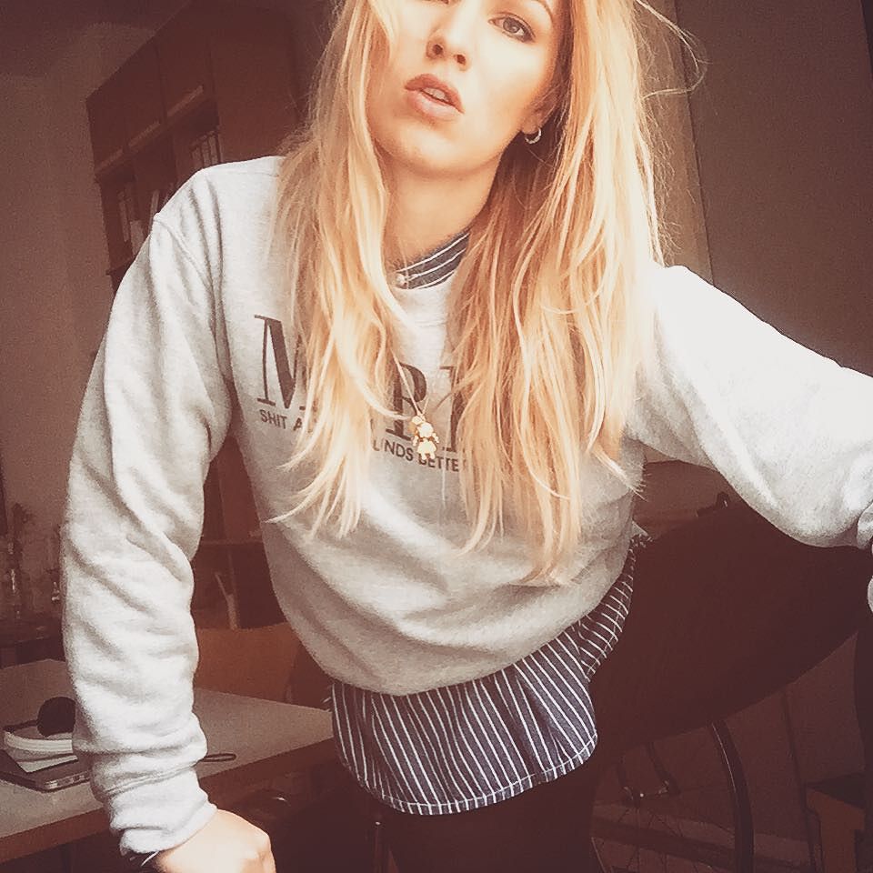 EvelynWeigert's tweet photo. Merde #berlin #fishdress #hochgeschlossen #blonde #berlin #schlimmes #outfit https://t.co/fz5WVdkSFr