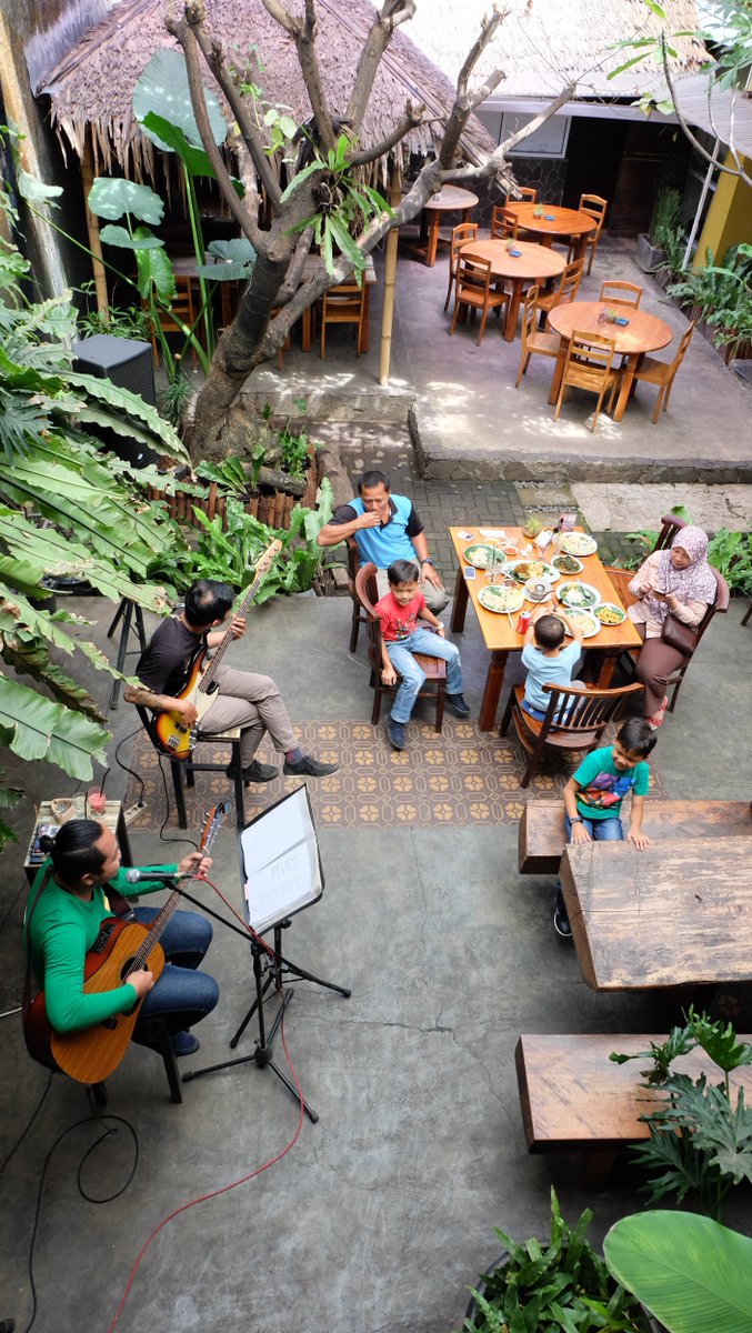 request lagu favorit untuk bernostalgia? boleh banget.
#kedaibelacan