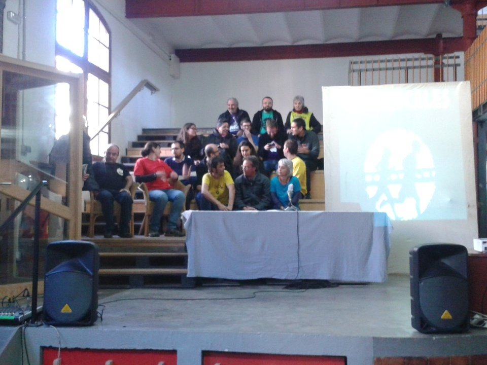 Endavant_Bcn's tweet photo. Tot a punt per començar la Roda de Premsa del #CorrEscales amb presència de les organitzacions de l'EI https://t.co/FTTLiiRNgd