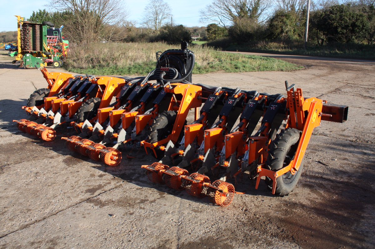 ChrisPurllant's tweet image. Top #carrot kit available from #jonesengineering #stanhay #garford @Brownandco_agri auction tinyurl.com/hfsmrg8