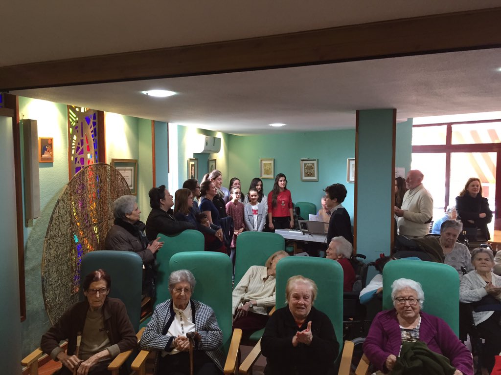 CoroXavier's tweet photo. Misa de Reyes en la residencia El Amparo. Nuestros mayores se merecen la mejor música! https://t.co/8nROa1pc6q