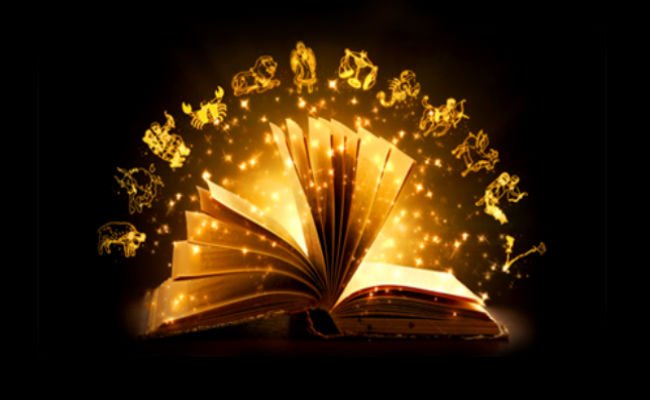 BharatToday's tweet image. భవిష్యత్తును సైతం అంచనా వేయగల మేధావులు మన పంచాంగకర్తలు !
bit.ly/1INNaib
#panchangam #timecalculation