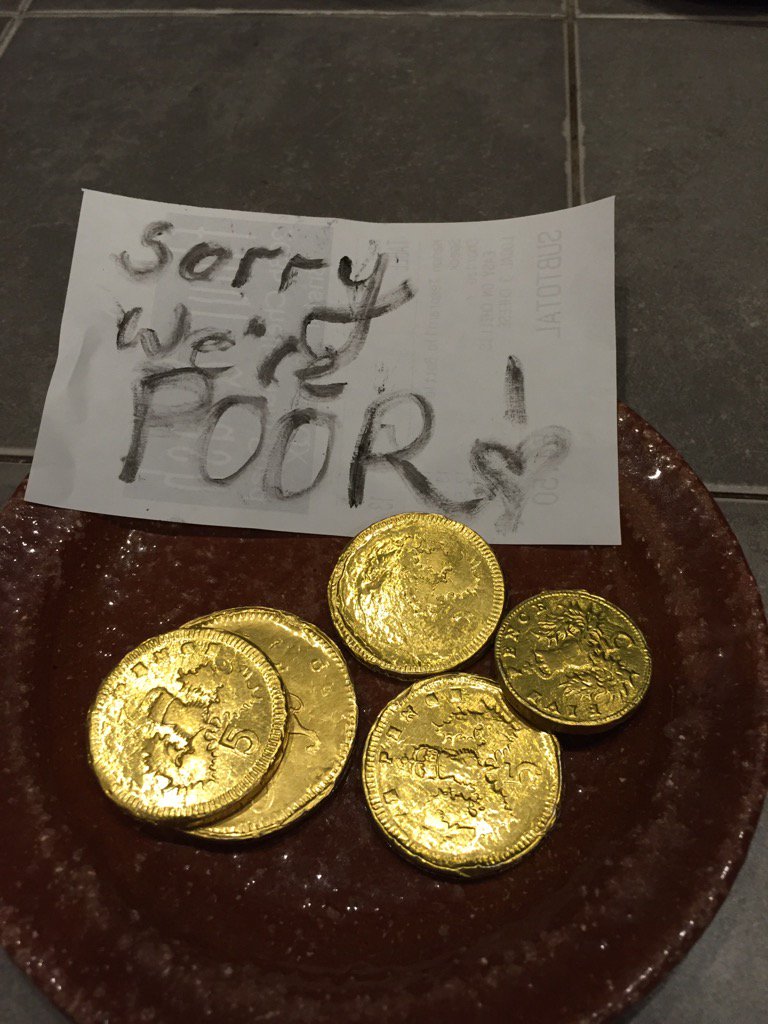 stevemgale's tweet photo. Someone overspent this Xmas. I think this is quite cool tho. #chocolatetips https://t.co/hBoNllp7n3
