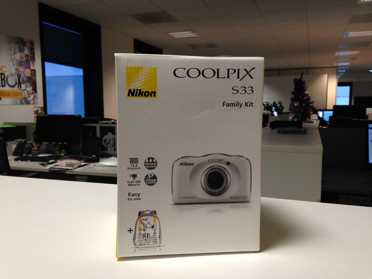 Fnac's tweet photo. CONCOURS | Follow + RT pour tenter de gagner cet appareil photo @NikonFR Coolpix S33 ! https://t.co/USwcp7t5X9 https://t.co/Z3GxtkWum5