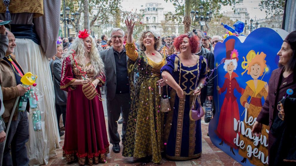 diazvillanueva's tweet photo. Es innegable, la cabalgata republicana del 37 fue bastante más siniestra que la de ayer. https://t.co/D71oHfofsN