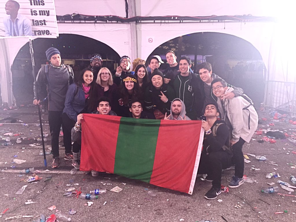 megancrayne's tweet photo. The comedown was real, but so were the memories! Miss my friends & #Countdown2015 🙃💕@insomniacevents https://t.co/au1QkdmFS6