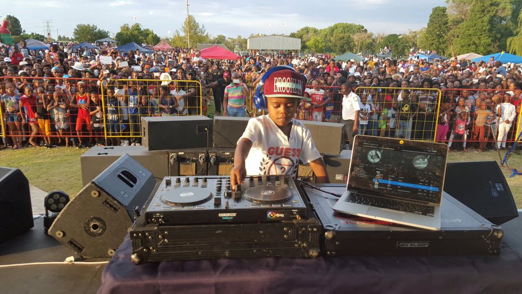 djarchjnr's tweet photo. #Abashwe #Algoriddim #LoveGUESS #ReloopDJ #MINIDjay https://t.co/HrXeCz3ikm