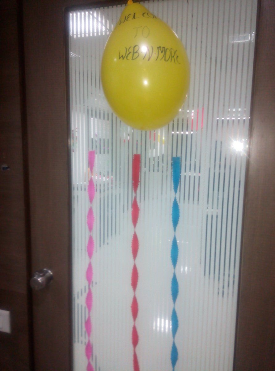 WebnMore1's tweet image. #NewYearCelebration #LotsOfMasti #FunWithStudents #Cake #Games #ItsPartyTimeeee