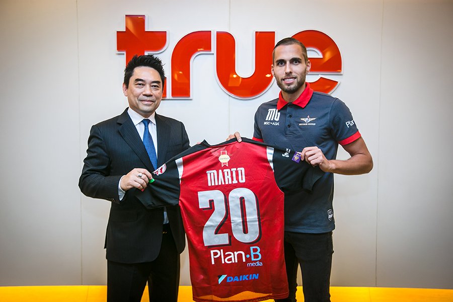 Gjurovski being introduced; photo: Bangkok United