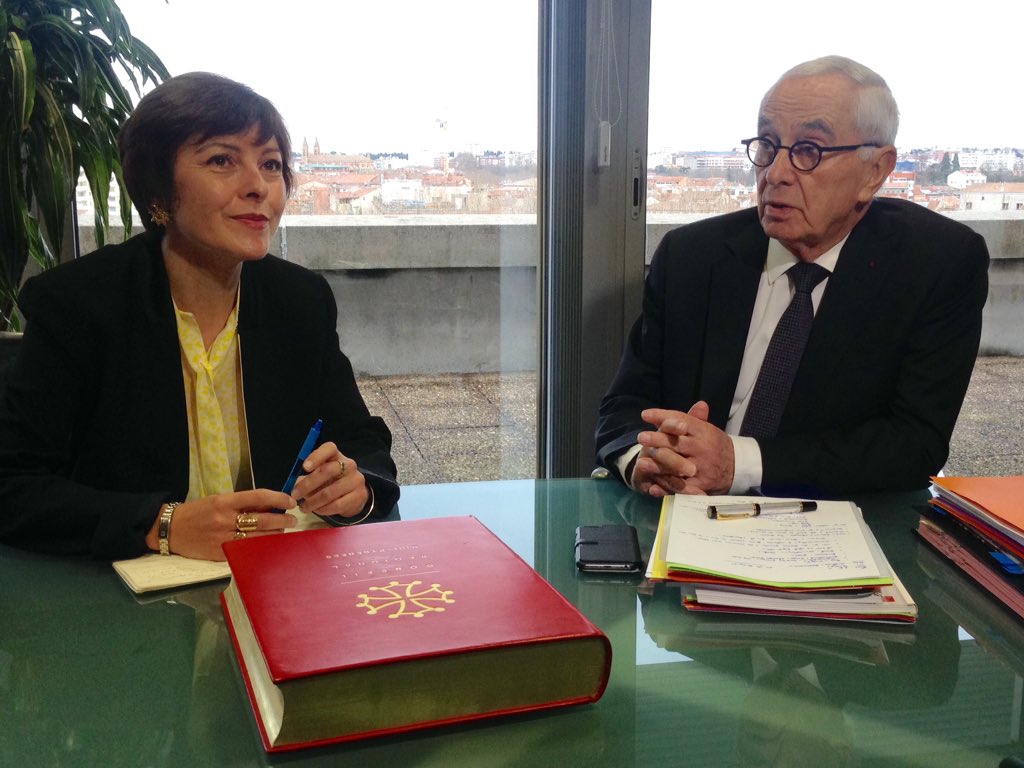 Passation de pouvoir avec <a href="/martinmalvy/">Martin MALVY</a> : un honneur de succéder au "chevalier à la rose".  Merci Président. 🌹 #LRMP