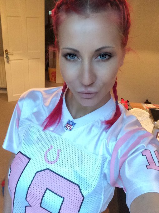 #keepingitreal 🤗😘 #NFL https://t.co/4GK7u7cPjN<a href="/tag/keepingitreal"class="tags">#keepingitreal</a><a href="/tag/nfl"class="tags">#NFL</a>