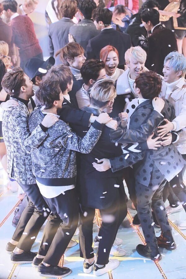 bundlequokka's tweet photo. This picture is my happiness bc Seventeen is happy☺️☺️ #MOUNTEEN #SEVENTEEN https://t.co/Hvg4VUe9ue