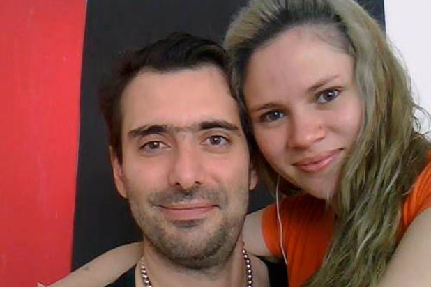 lafm's tweet photo. Piloto asesinó a su familia en hotel de El Rodadero y se suicidó https://t.co/yhW99BZGAZ #OigoLAFm https://t.co/fFD0D56UWf