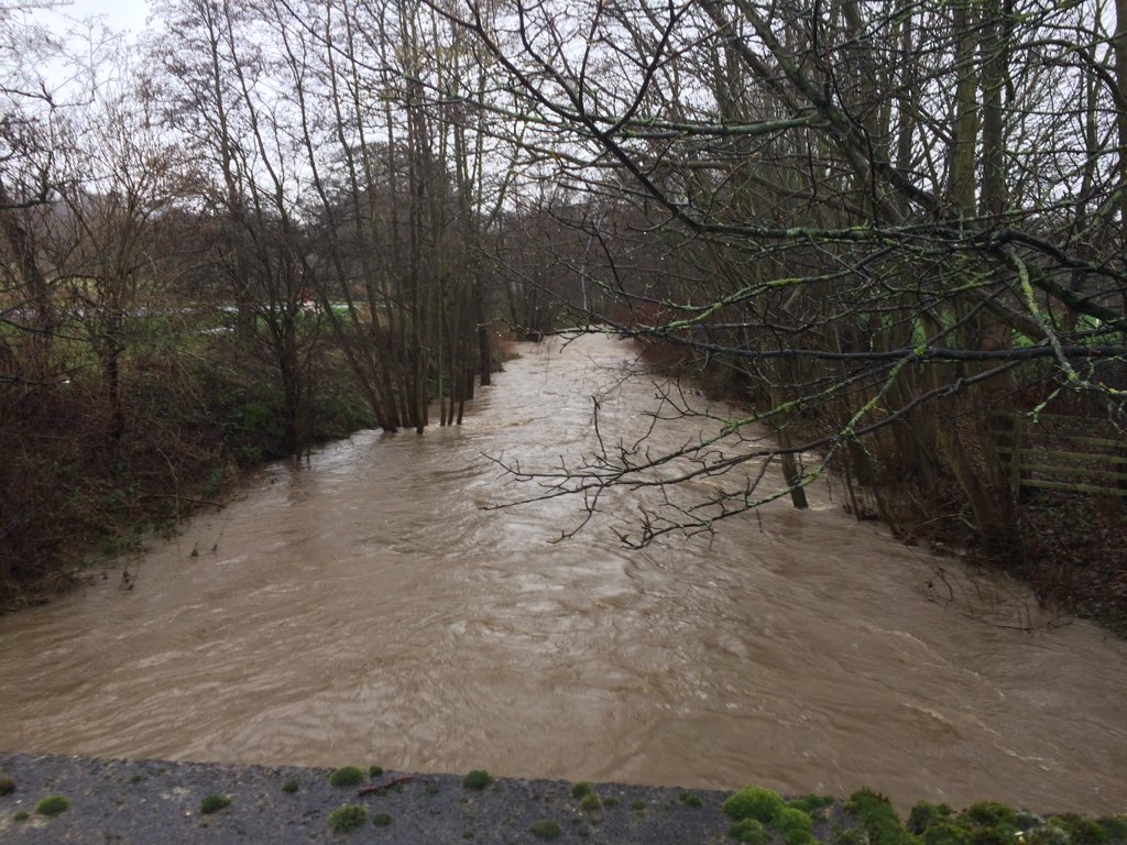 bylandseaandair's tweet photo. Rain easing across #Derwentside. #Smallhope burn in #lanchester still high but in banks. Surface water remains. https://t.co/NRQuxTr2VC