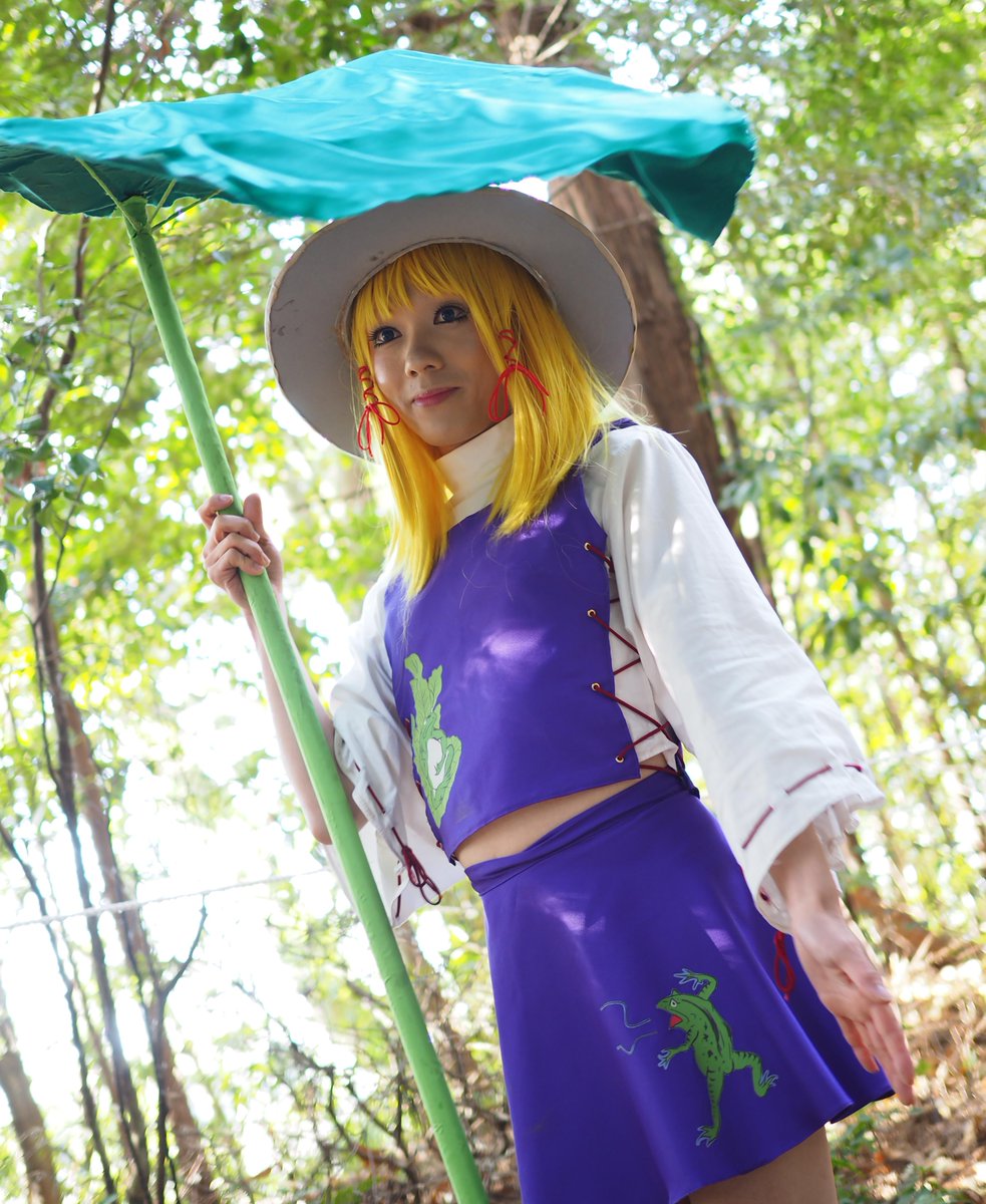 みずほ めいと Na Twitteru コスプレ始めは諏訪子ちゃんでした この葉っぱ傘は日傘代わりにも雨傘代わりにもなる優れモノです さつえい ゆー Yuusaitama さん コスプレ 東方 T Co Shk4yhwe2j