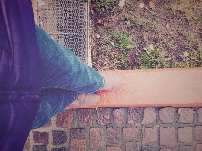 Str0n9's tweet image. walking on the line😁