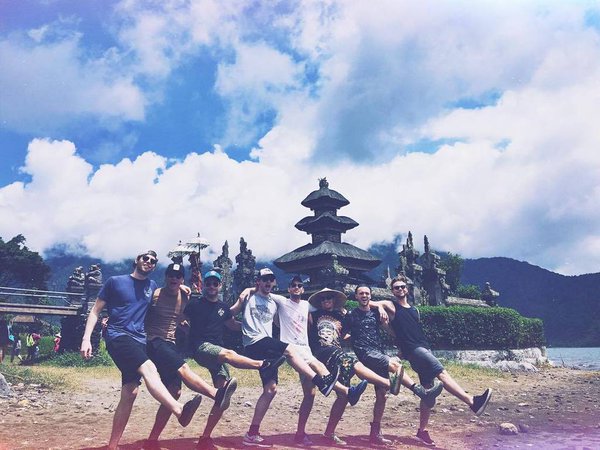 5SOSIndonesia's tweet photo. 5SOS and squad at Bedugul in Bali, Indonesia https://t.co/VAqDtzYhw9