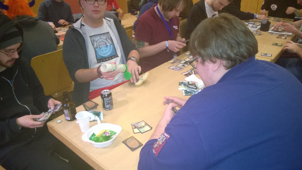 pfrudi's tweet photo. 4 Asse üxD
#Buktus
#dotolan
#pokerthegathering https://t.co/qwmoxdS397