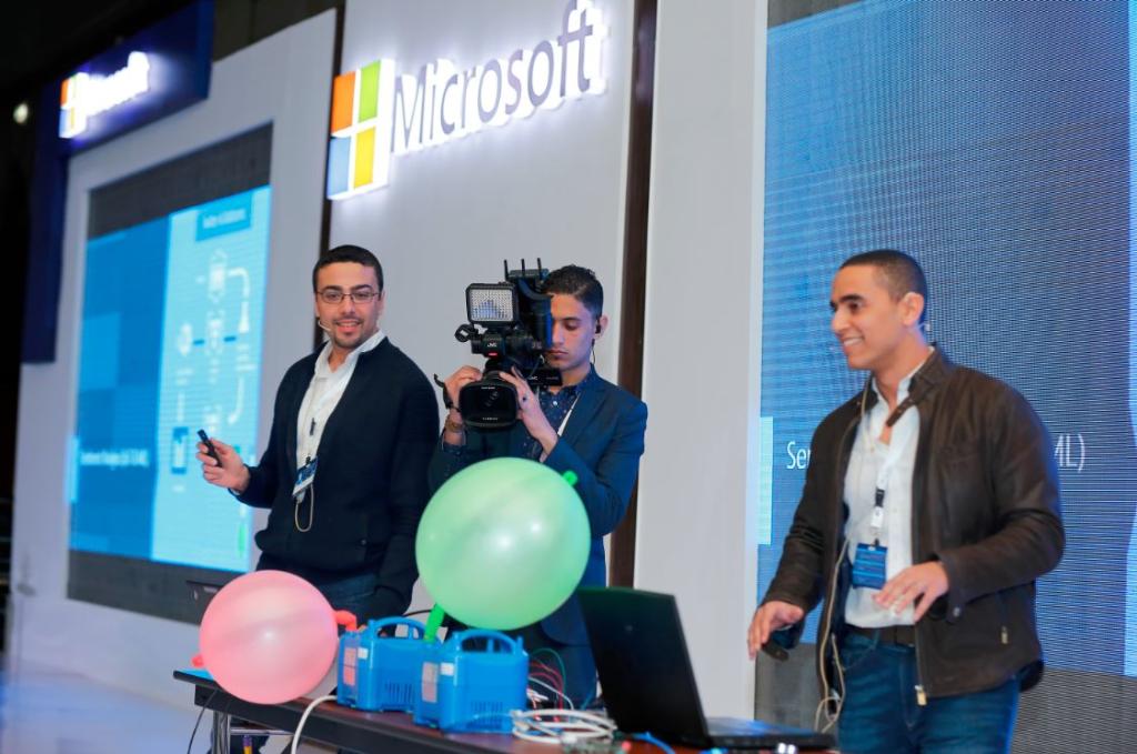MicrosoftEgypt's tweet photo. Great engagement from our attendees during the IoT session by @WalaaAtef and @m_yamama From #Microsoft Team #MDC2016 https://t.co/BlUzFF94wa