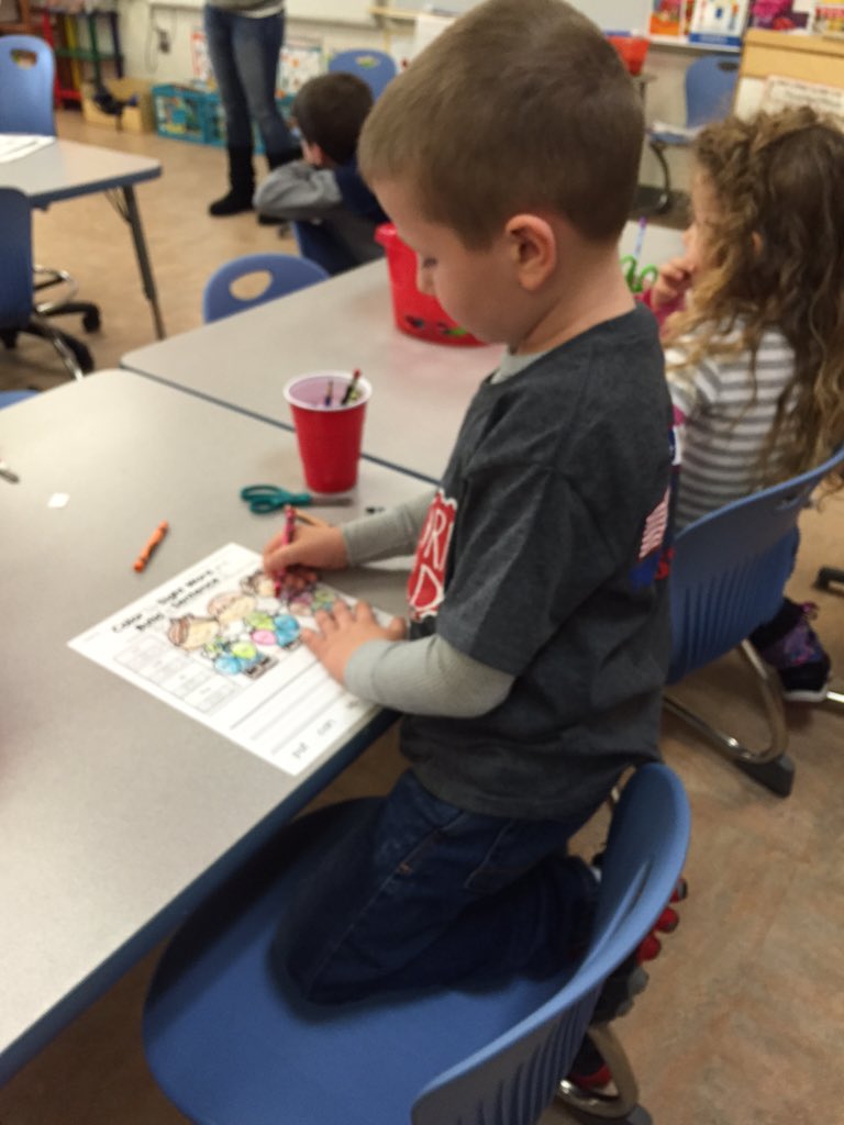 Mrs_Proffitt's tweet photo. Sight word practice! #wearelearningtoread @CPSredhounds https://t.co/VMwm593nLJ