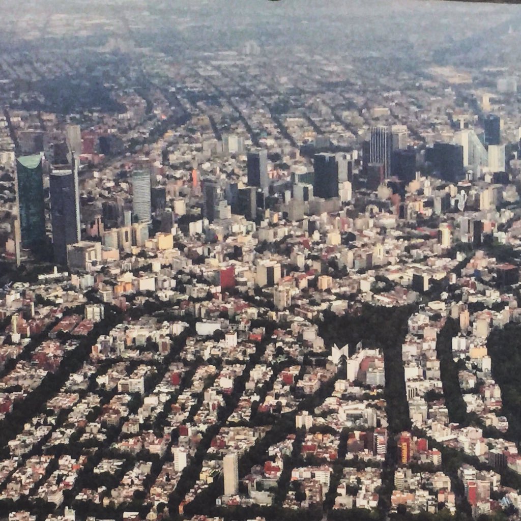 Muy buen día a la noble y leal Ciudad de México. Saludos vecinos chilangos!