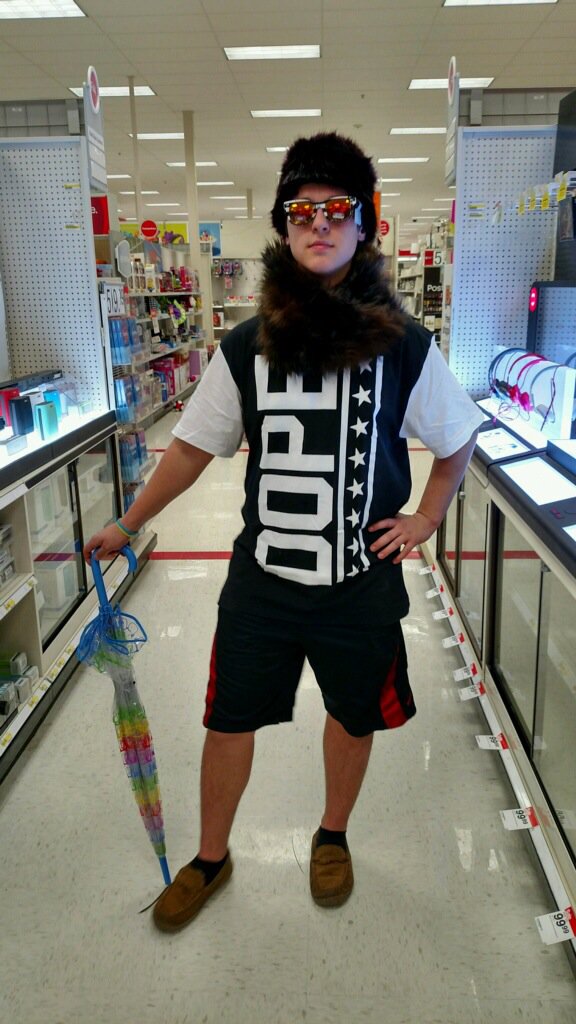 CadenSanders's tweet photo. Shopping with @Doug_Rowin https://t.co/5gX3OtPJnl