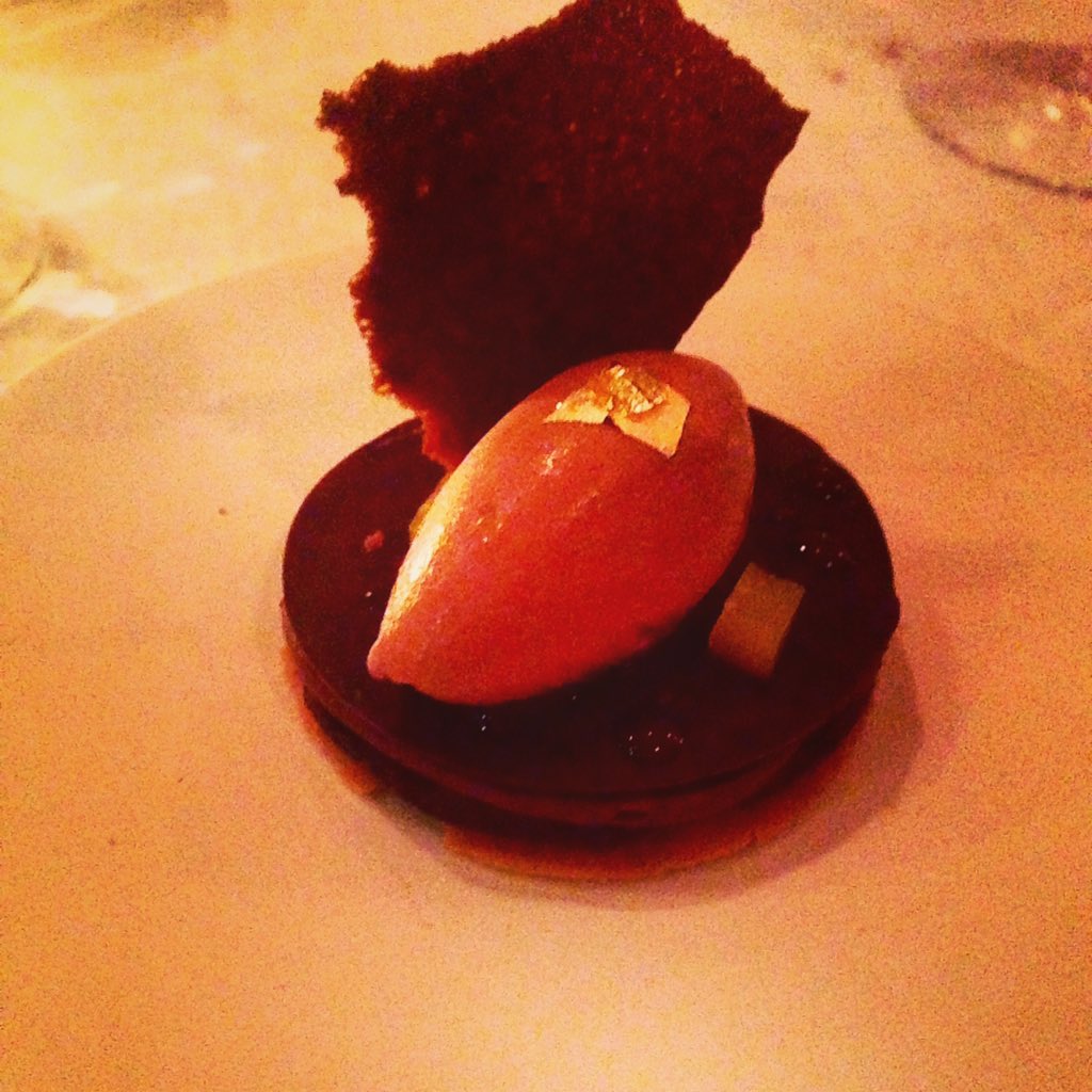 michaelclark62's tweet photo. Chocolate tart and olive oil @PollenStSocial #london #chocolate https://t.co/MUCX7p8LUY