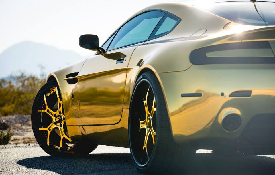 استون مارتن بالكروم الذهبي
#سيارات #سيارات_للبيع #سيارات_البحرين #سيارات_جديدة