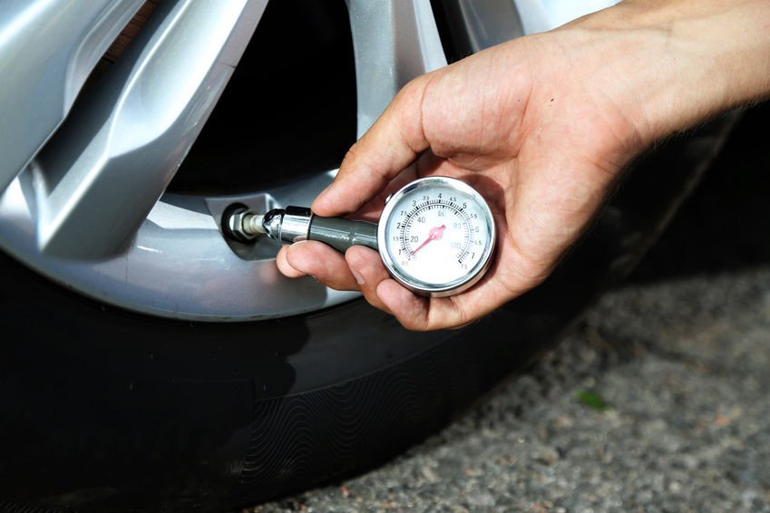 SLaurentHyundai's tweet photo. A low pressure reduces performances and the security of your car. https://t.co/4niVMTKCSj