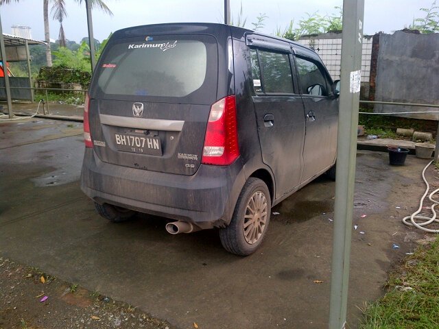 alamsyah_aw's tweet image. Bahagia itu ketika melihat si gotham main lumpur. #KarimunClubIndonesia KCI #1782 KCJam #002 #SmallCarBigFun