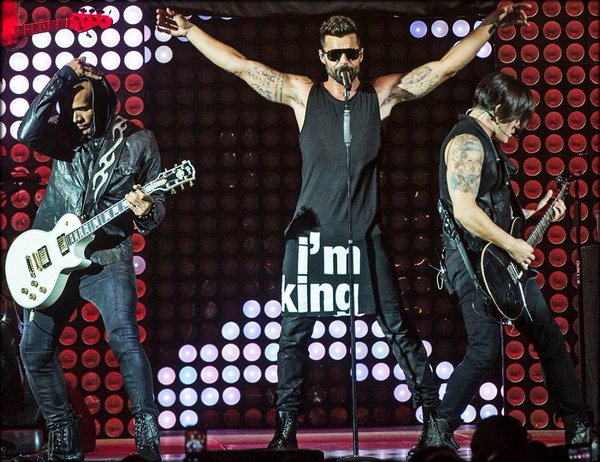 jpus_br's tweet photo. #32 You are #TheKing Você é o Rei! #graciasRicky @ricky_martin #TSARM #FelizCumpleanosRicky https://t.co/qTisSbRMTh
