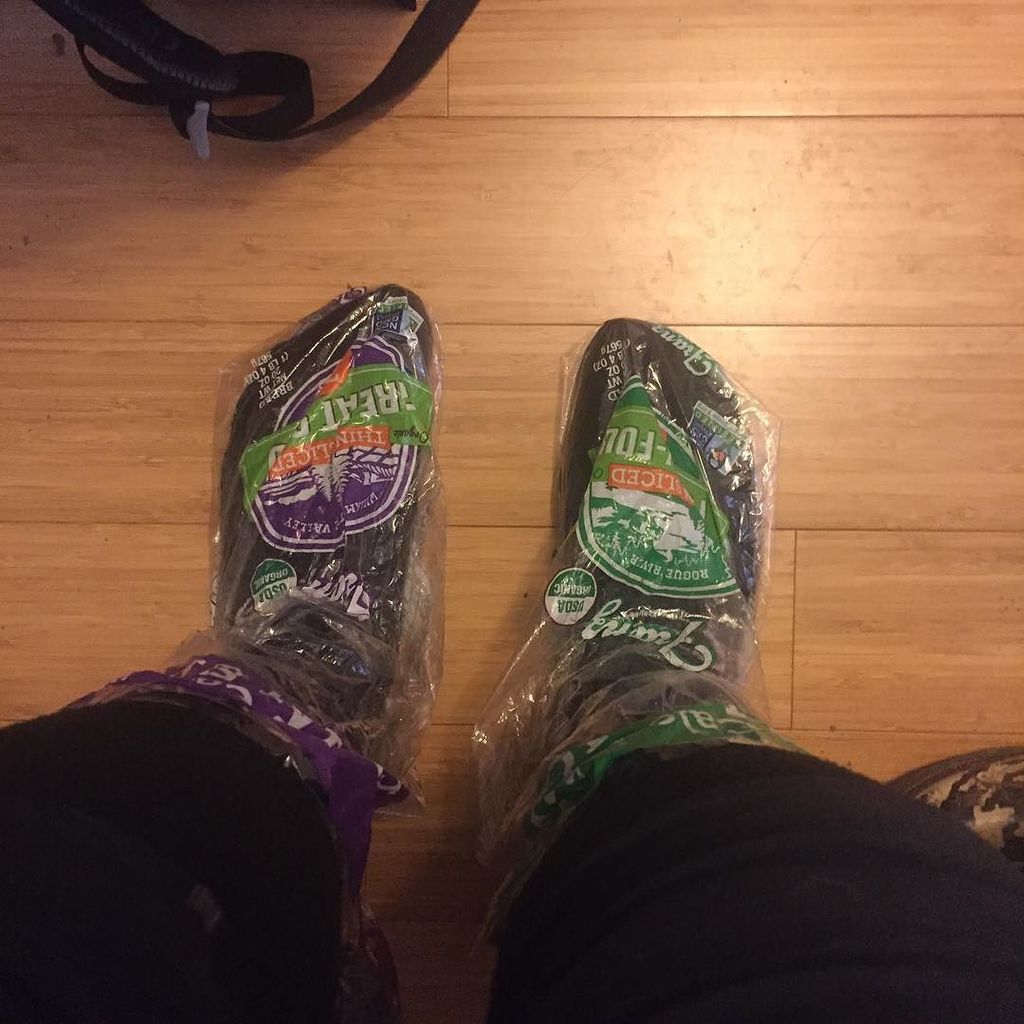joyridepodcast's tweet photo. Hi-tech.
#raingear #rainydays #rain #rainy #wetchristmas #portland #portlandor #portlandp… https://t.co/mYfRx794b0 https://t.co/EboVNBWSwO
