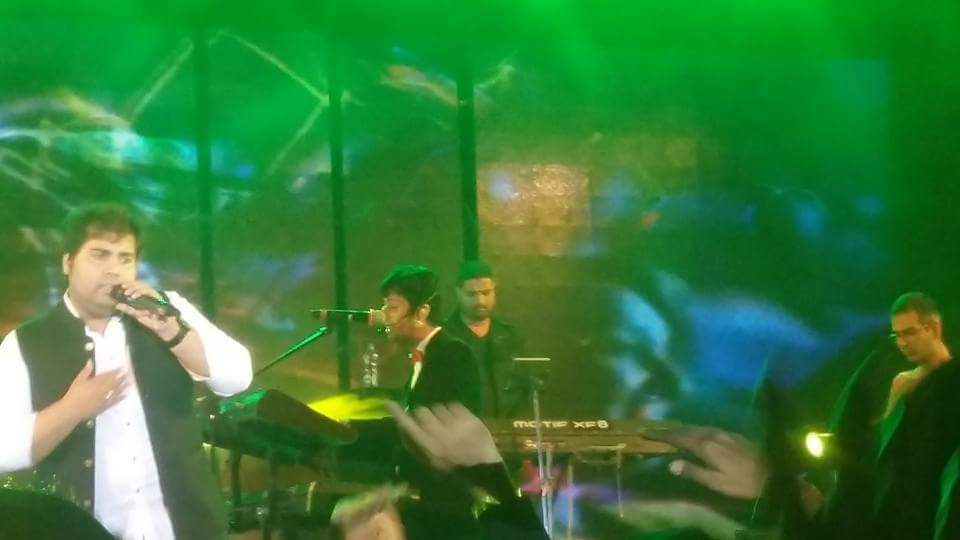 Anu__SS's tweet photo. #SSlive2015 #Calcutta swimming club#MerryaChristmas# https://t.co/WmRCzLiInd