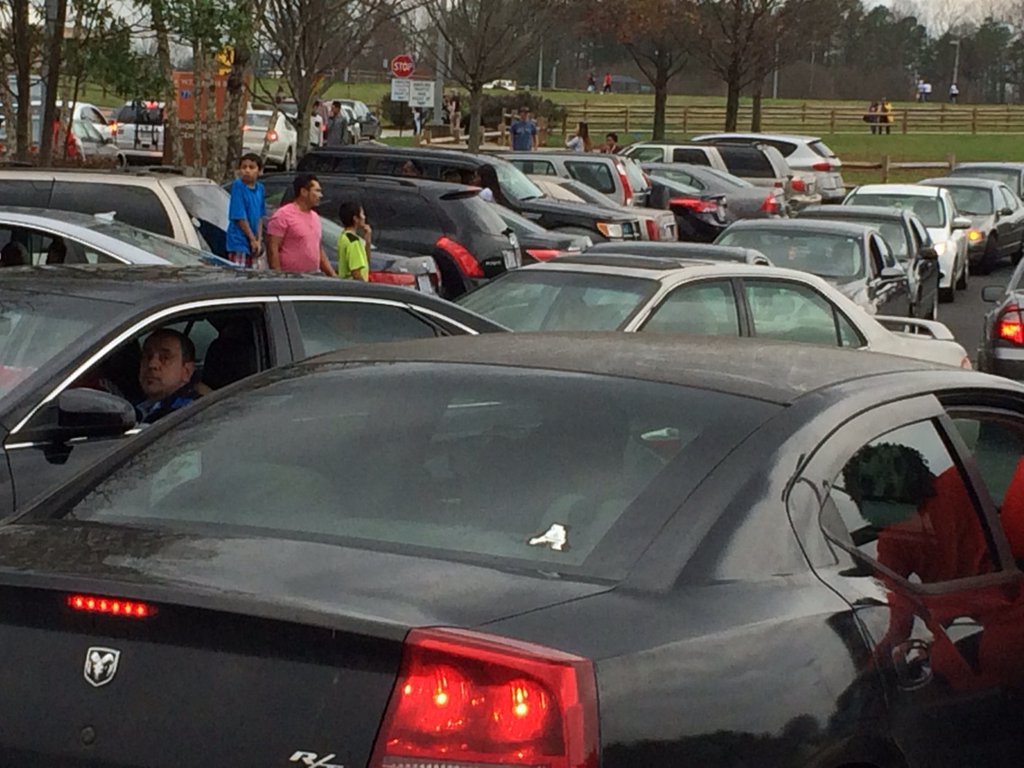 WBTV_News's tweet image. #NorthlakeMall: Gunman shot and killed at Northlake Mall, source says shout.lt/bm7YT #cltnews