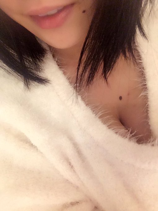 お友達様に貰ったジェラートピケのルームウェアでおやすみ😴 https://t.co/mbvJScEENj